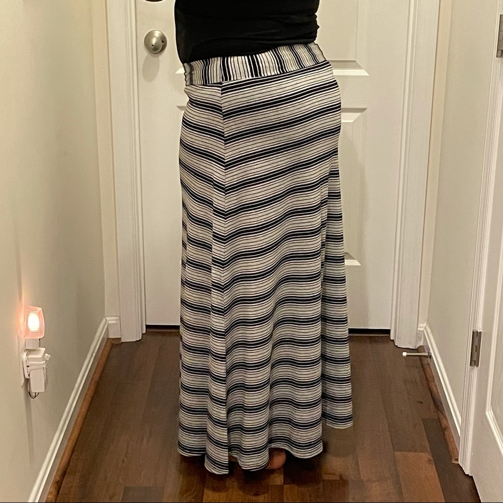 Roz & Ali Skirt - Picture 2 of 3